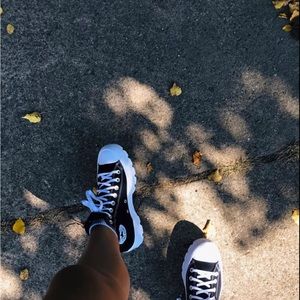 Women’s lugged high top converse!🩶